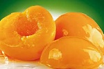 Консервированные половинки груш, персиков и абрикосов